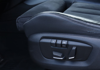Подержанный автомобиль BMW X5 2015 года (18 фото)