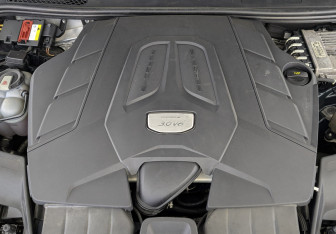 Подержанный автомобиль Porsche Cayenne 2019 года (9 фото)