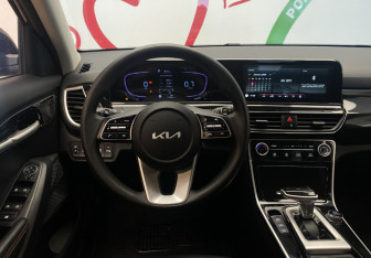 Подержанный автомобиль Kia Seltos 2023 года (12 фото)