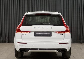 Подержанный автомобиль Volvo XC60 2020 года (5 фото)