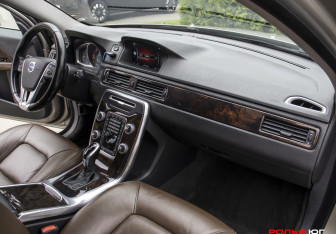 Подержанный автомобиль Volvo XC70 2014 года (9 фото)