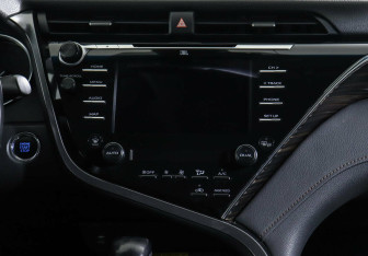 Подержанный автомобиль Toyota Camry Sedan 2018 года (8 фото)