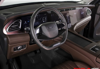 Подержанный автомобиль Exeed VX 2023 года (12 фото)