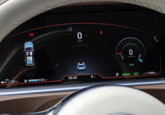 Подержанный автомобиль Voyah Free 2022 года (15 фото)