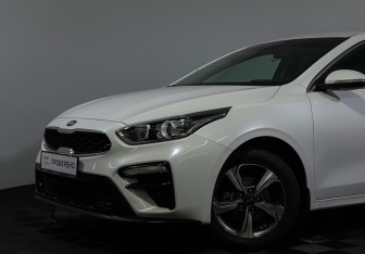 Подержанный автомобиль Kia Cerato Sedan 2020 года (16 фото)