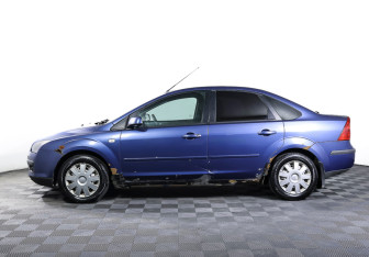Подержанный автомобиль Ford Focus Sedan 2006 года (8 фото)