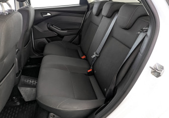 Подержанный автомобиль Ford Focus Hatchback 2018 года (12 фото)