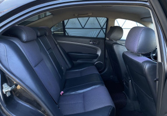 Подержанный автомобиль Chevrolet Epica 2008 года (20 фото)