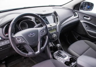 Подержанный автомобиль Hyundai Santa Fe 2013 года (9 фото)
