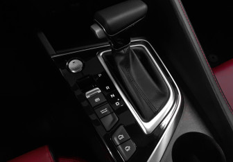 Подержанный автомобиль Changan Eado Plus 2023 года (16 фото)