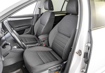 Подержанный автомобиль Skoda Octavia Liftback 2020 года (20 фото)