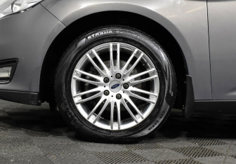 Подержанный автомобиль Ford Focus Hatchback 2015 года (9 фото)