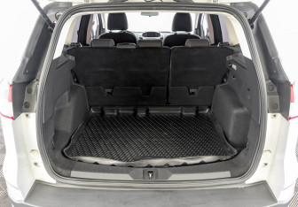 Подержанный автомобиль Ford Kuga 2016 года (10 фото)