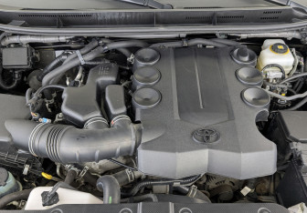 Подержанный автомобиль Toyota Land Cruiser Prado 2019 года (9 фото)