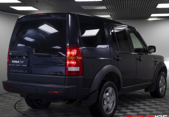 Подержанный автомобиль Land Rover Discovery 2005 года (21 фото)