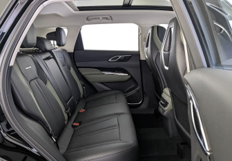 Новый Hongqi HS3 2025 (12 фото)