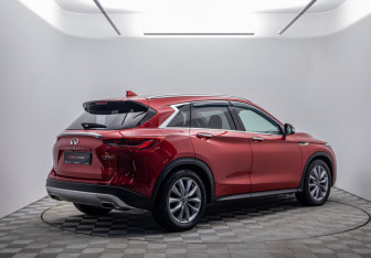 Подержанный автомобиль Infiniti QX50 2019 года (5 фото)