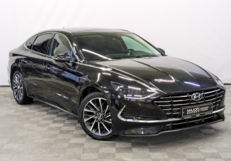 Подержанный автомобиль Hyundai Sonata 2022 года (3 фото)