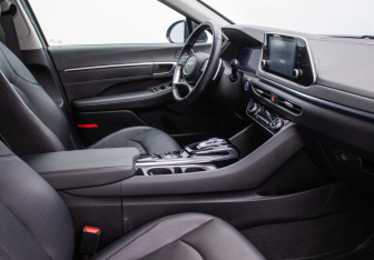 Подержанный автомобиль Hyundai Sonata 2022 года (9 фото)