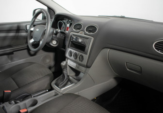 Подержанный автомобиль Ford Focus Hatchback 2011 года (9 фото)