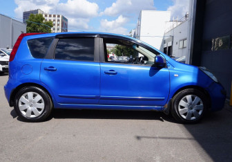 Подержанный автомобиль Nissan Note 2008 года (4 фото)