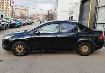 Подержанный автомобиль Ford Focus Sedan 2008 года (8 фото)
