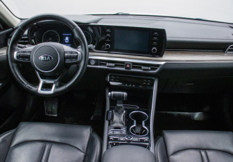 Подержанный автомобиль Kia K5 2021 года (13 фото)