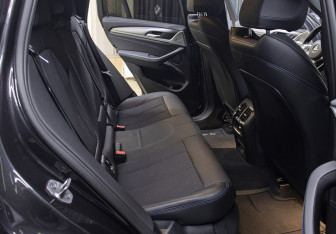 Подержанный автомобиль BMW X4 2021 года (12 фото)