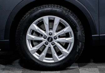 Подержанный автомобиль Audi Q3 2021 года (7 фото)
