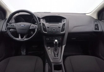 Подержанный автомобиль Ford Focus Hatchback 2017 года (12 фото)