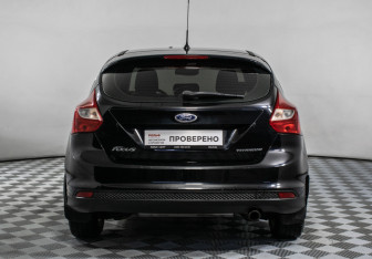Подержанный автомобиль Ford Focus Hatchback 2014 года (6 фото)