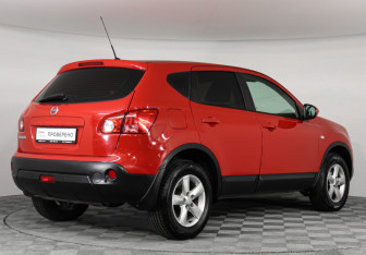 Подержанный автомобиль Nissan Qashqai 2008 года (5 фото)