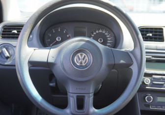 Подержанный автомобиль Volkswagen Polo Hatchback 2011 года (12 фото)