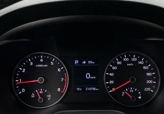 Подержанный автомобиль Kia Rio Hatchback 2019 года (22 фото)