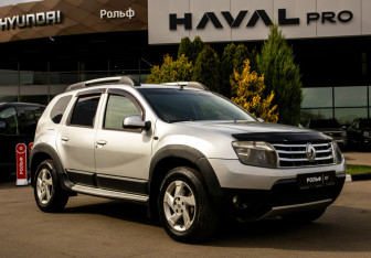 Подержанный автомобиль Renault Duster 2012 года (2 фото)
