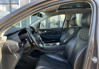 Подержанный автомобиль Hyundai Santa Fe 2021 года (29 фото)