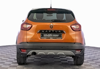 Подержанный автомобиль Renault Kaptur 2017 года (6 фото)