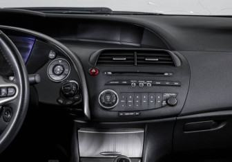 Подержанный автомобиль Honda Civic Hatchback 2007 года (13 фото)