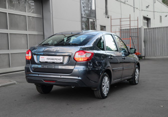 Подержанный автомобиль LADA (ВАЗ) Granta Liftback 2020 года (4 фото)