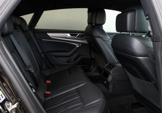 Подержанный автомобиль Audi A7 2019 года (13 фото)