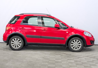 Подержанный автомобиль Suzuki SX4 Hatchback 2012 года (4 фото)