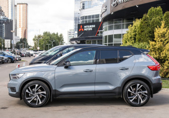 Подержанный автомобиль Volvo XC40 2019 года (6 фото)