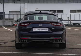 Подержанный автомобиль Kia Stinger 2019 года (6 фото)