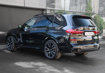 Подержанный автомобиль BMW X7 2020 года (6 фото)