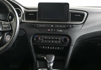 Подержанный автомобиль Kia Ceed Hatchback 2019 года (12 фото)