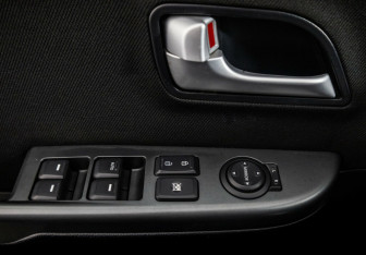 Подержанный автомобиль Kia Rio Sedan 2013 года (14 фото)