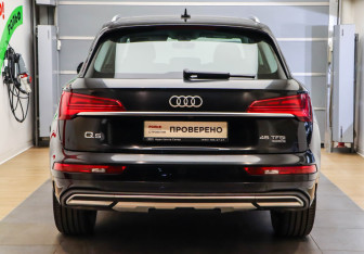 Подержанный автомобиль Audi Q5 2022 года (5 фото)