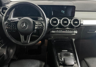 Подержанный автомобиль Mercedes-Benz GLB 2021 года (12 фото)