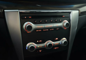 Подержанный автомобиль Nissan Teana 2013 года (18 фото)