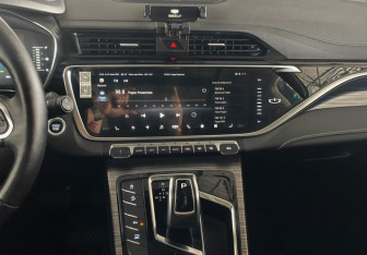 Подержанный автомобиль Geely Atlas Pro 2021 года (14 фото)